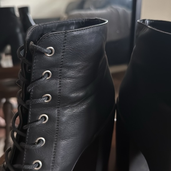 Forever 21 Black Lace Up Boots with Chunky Sole - Picture 5 of 12